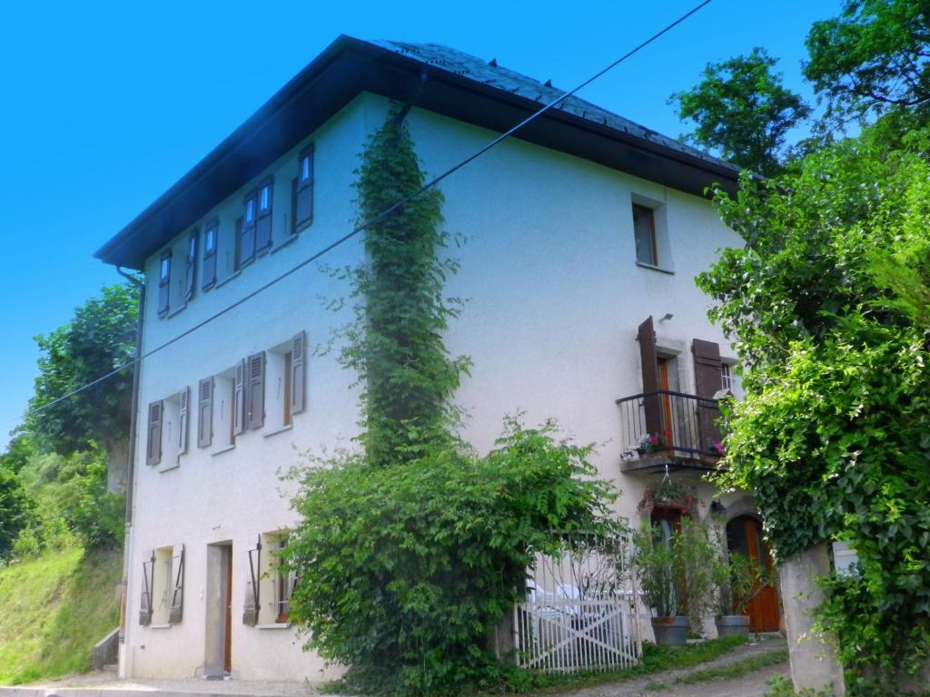 Les Platanes Apartment